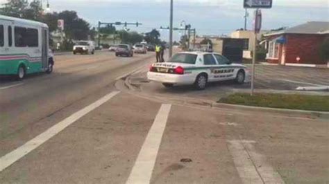 Man Suffers Gunshot Wound Drives Himself To Pbso Station In Lake Worth Deputies Say