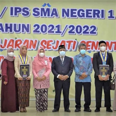 Wisuda Purna Siswa Tahun Pelajaran Sma Negeri Ngaglik Sleman