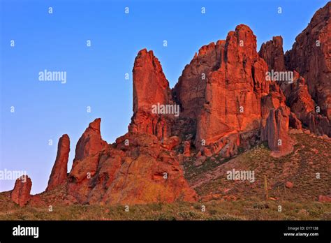 Superstition Mountains Lost Dutchman State Park Arizona Usa 40