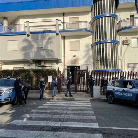 Corigliano Rossano Bottiglie Incendiarie In Un Cantiere E In Un