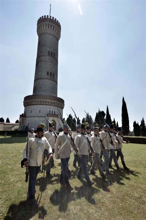 Alla Torre Di San Martino Figuranti Rievocano La Battaglia