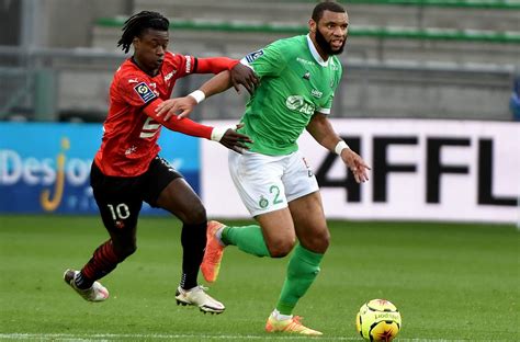 Football Ligue 1 Moukoudi Dans Lombre De Fofana