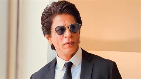 Shah Rukh Khan wears black suit for Delhi event, fans call him 'so dashing’ | Bollywood ...