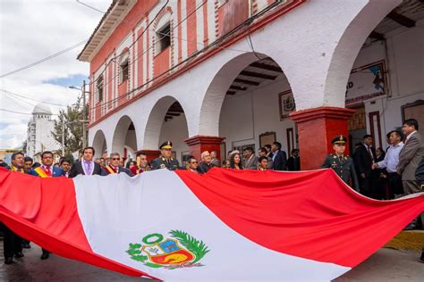 Gran Desfile Cívico Conmemora los 150 Años de Fundación del