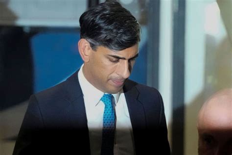 Tories Tell Rishi Sunak To "Pause" Rwanda Bill As He Scrambles To Avoid ...