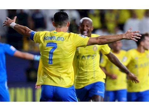 Cristiano Ronaldo brilha dois golaços e Al Nassr vence Al Duhail