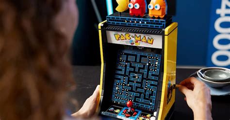 Recreate the Pac-Man Video Game With This LEGO Set