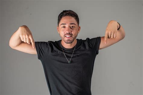 Rico Melquíades é o campeão de A Fazenda 13