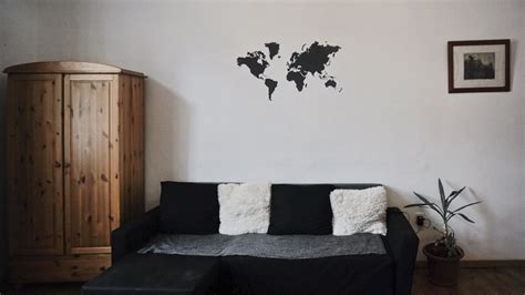Couchsurfing: Is it safe? - How to Couchsurf for First Timers — Days Afar