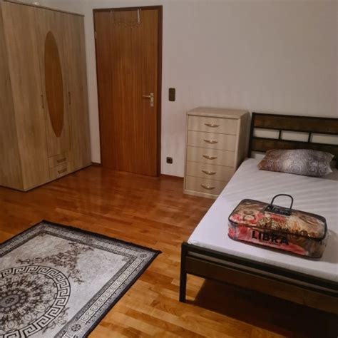 1 Zimmer WG in 2 Zimmer renovierte Wohnung Ca 71m² Wohnfläche in