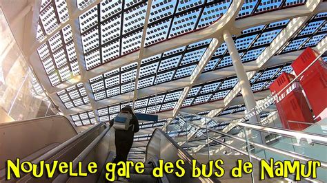 Ce Cycliste Visite La Nouvelle Gare Des Bus De Le TEC Au Dessus De La