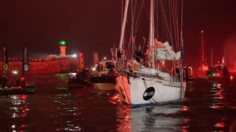 Kirsten Neuschäfer hace historia en la Golden Globe Race BARCOS