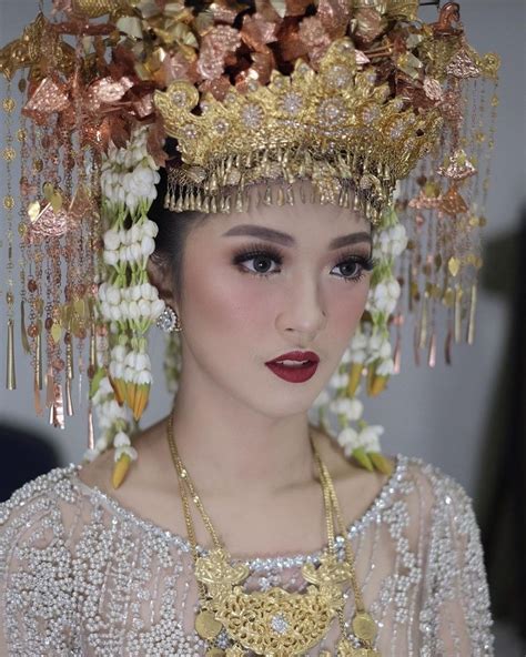 Inspirasi Wedding Makeup Ala Adat Palembang Menawan