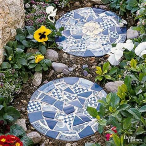 The 11 Best Diy Garden Mosaic Projects With Images Garden Stepping