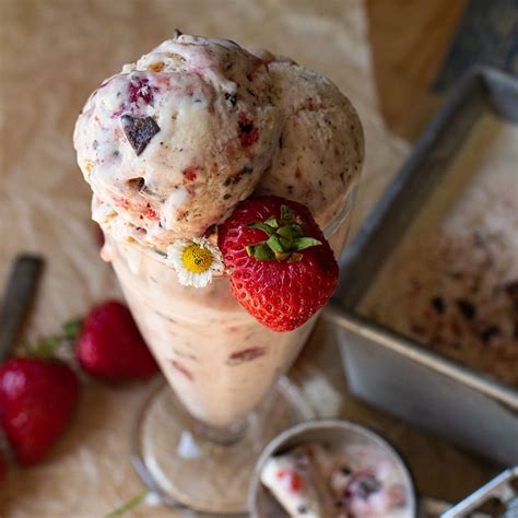 Easy Strawberry Chocolate Chip Ice Cream No Ice Cream Maker