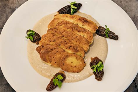 Dos de sandre en écailles de quenelles à lEmmental et aux morilles