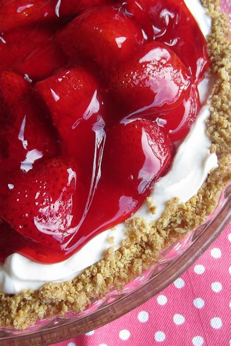 Strawberry Cream Cheese Pie With Graham Cracker Crust