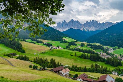 Abstecher Nach St Magdalena Zur Ansicht Der Geislerspitzen