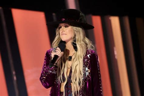 Lainey Wilson Claims New Artist of the Year Trophy at the CMAs