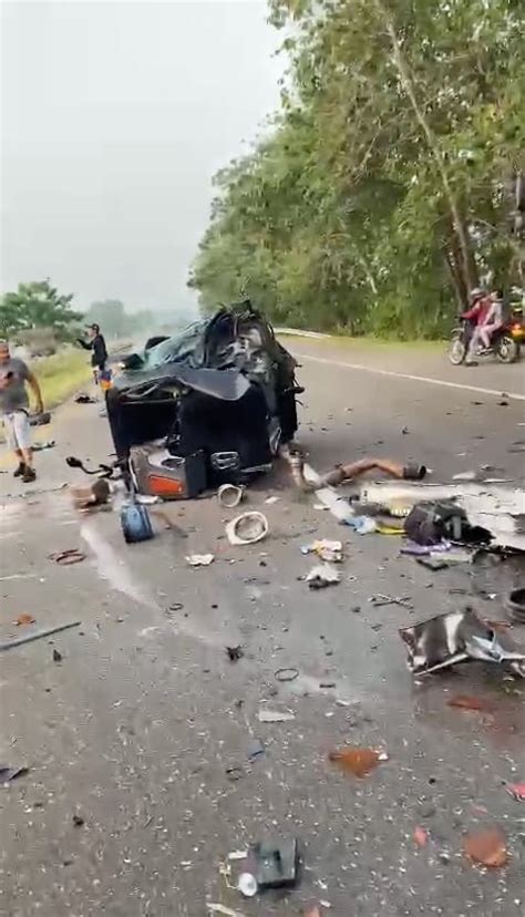 Trágico accidente en Santander Una tractomula totalmente destruida y