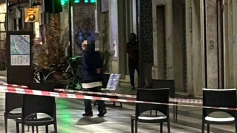 Minore accoltellato in via Firenze fermato un 18enne L accusa è di