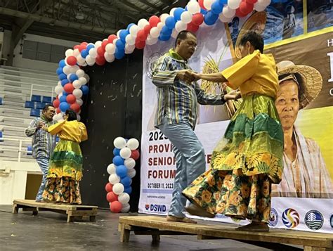 Dipolog: Senior Citizen sa Kalawit, first place sa Folk Dance Contest ...