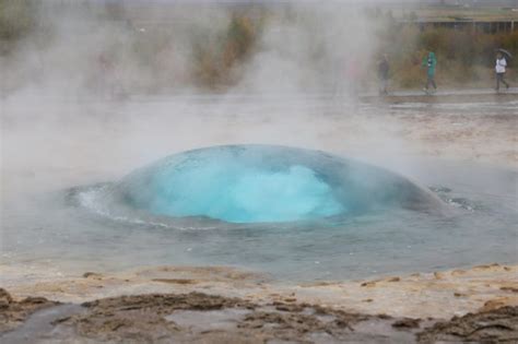 Premium Photo | Strokkur geysir in iceland