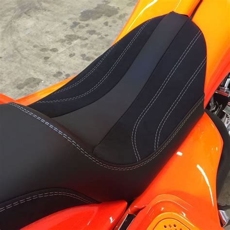 Bux Customs Custom Motorcycle Seats And Saddles Motorcycle Seats Custom Motorcycle Harley