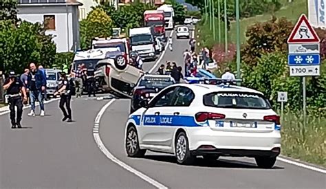 Si Ribalta Con Lauto Traffico In Tilt Lungo La Flaminia Ternana