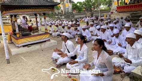 Nusabali Rampung Meru Tumpang Tiga Pura Gunung Payung Dipelaspas