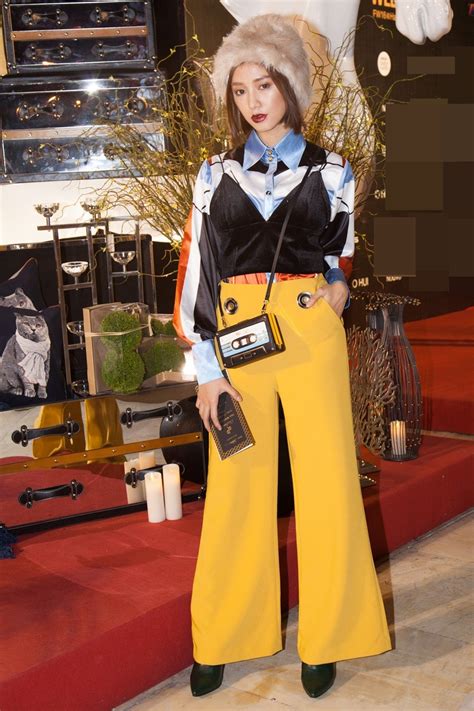 Thiếu gia Phan Thành bị bắt gặp đưa đón hot girl Salim tại Hà Nội Báo