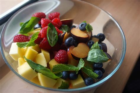 Hibiscus Fruit Salad with Mint and Basil - La Vie Bami - Food Blog