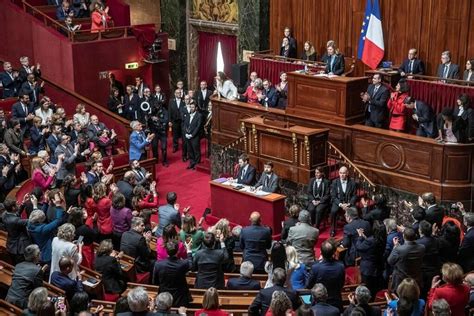 Commentaire Livg Dans La Constitution Pour Le Droit Des Femmes