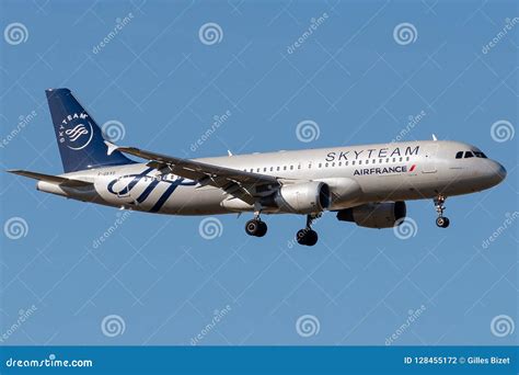 Airbus A320 214 3825 Operated By Air France Landing Editorial