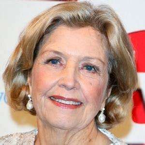 Anne Reid - Bio, Facts, Family | Famous Birthdays