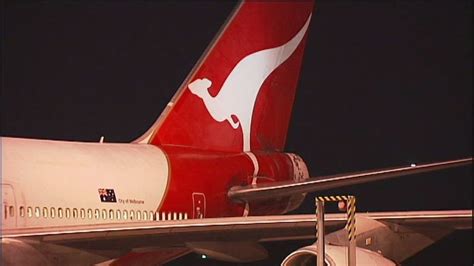 Qantas Plane Lands After Burning Smell Fills Cabin Abc News