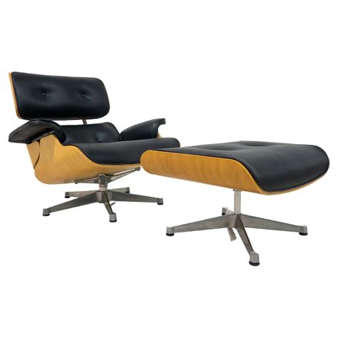 Original Charles And Ray Eames Lounge Chair By Herman Miller At Stdibs