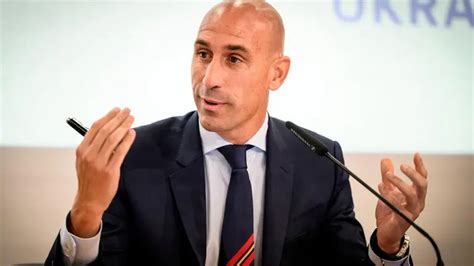 Fiscalía española presenta acusación en contra de Luis Rubiales por