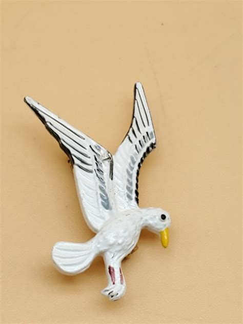 Vintage Seagull Bird Gem