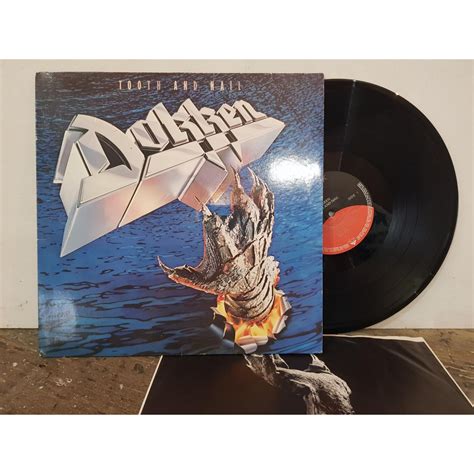 DOKKEN Tooth and nail, 12" vinyl LP. 9603761