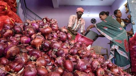 Govt Decides To Lift Ban On Onion Exports Republic World