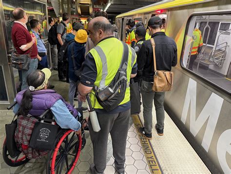 New Metro Subway Railcars Started Service Today - Streetsblog Los Angeles