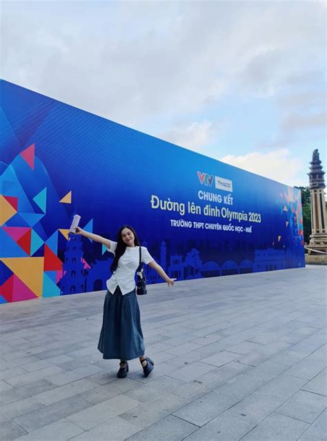 Cô gái dẫn chung kết Đường lên đỉnh Olympia cùng hot girl thứ tiếng Khánh Vy