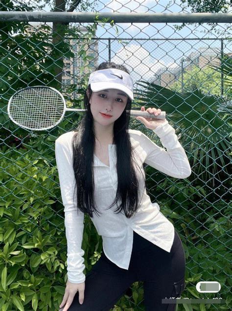 hot mom Trung Quốc có sắc vóc như thể lão hóa ngược bị nhầm là bạn gái của con trai
