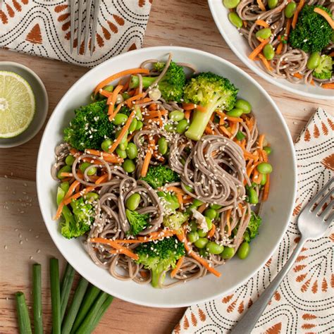 Mealime Sesame Soba Noodle Bowl With Edamame Broccoli Carrot Miso