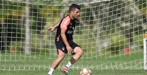 Athletico Confirma Marquinho Como Refor O Para Equipe Do Estadual