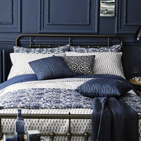 Elegant Navy Blue Bedroom Designs for a Bold and Sophisticated Look