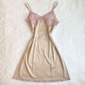 Vintage S Vanity Fair Nude Pink Lace Slip Dress Women S Slips Lingerie Intimates Light