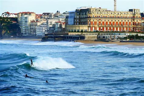 The Ultimate Guide to Surfing in Biarritz | Sea Lifts