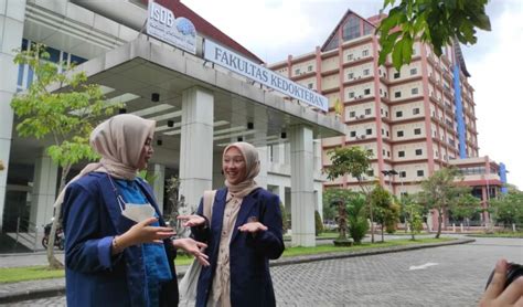 Ratusan Calon Mahasiswa Baru Serbu Prodi Kedokteran Unesa Suara Surabaya